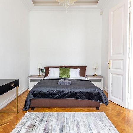 Luxury Central Home Next To The New York Cafe Budapest Ngoại thất bức ảnh
