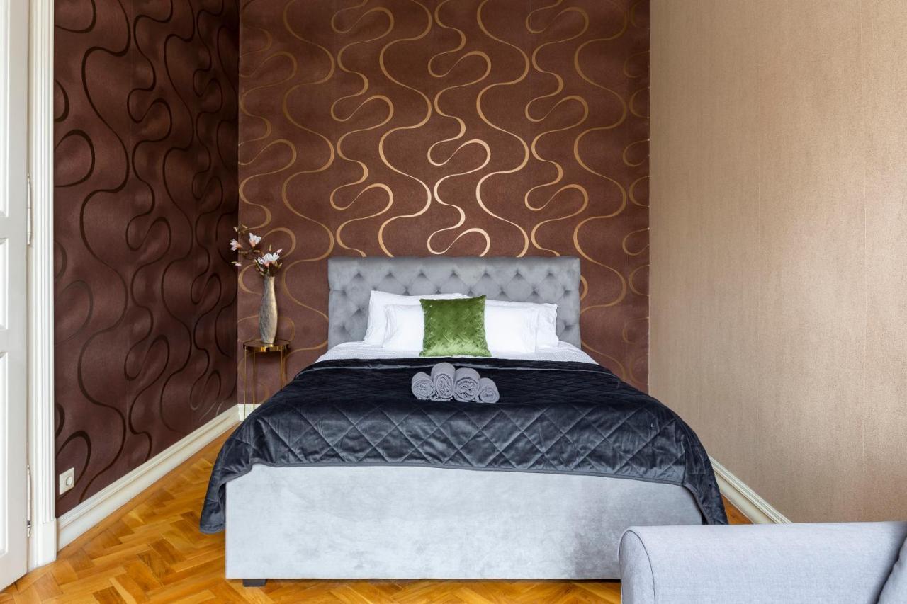 Luxury Central Home Next To The New York Cafe Budapest Ngoại thất bức ảnh