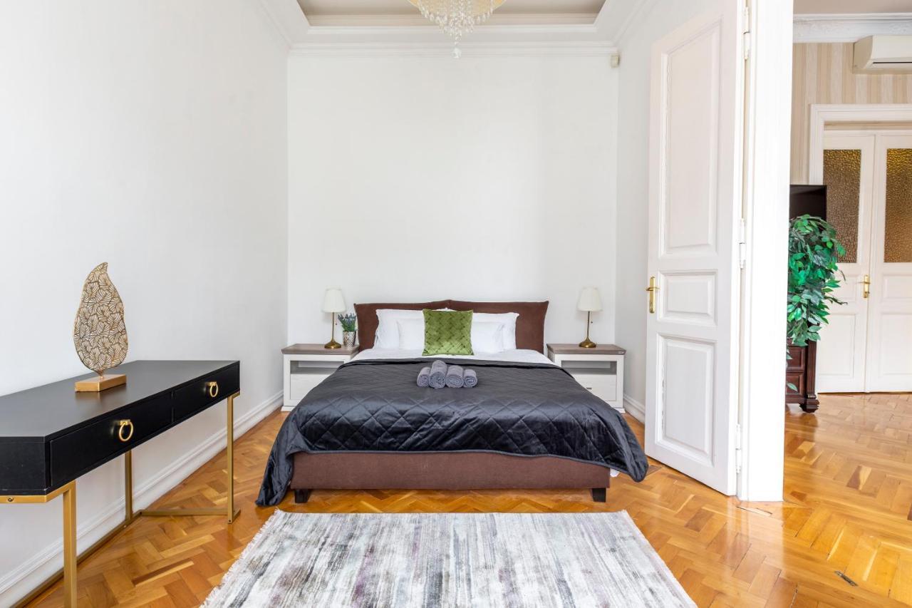 Luxury Central Home Next To The New York Cafe Budapest Ngoại thất bức ảnh